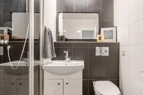 Schoenes Apartment Mit Parkplatz & 24H Checkin 1 Cologne