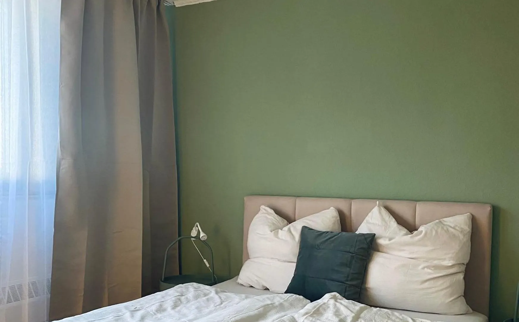Schoenes Apartment Mit Parkplatz & 24H Checkin 1 Köln 0*,  Almanya
